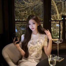 批发2026轻奢风重工刺绣图案圆领针织衫女时尚潮流气质法式风格上衣潮