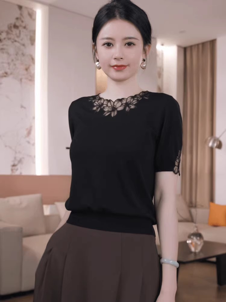 2026 여름 레이스 자수 패치워크 디자인 센스 반팔 니트 스웨터 우아함 품격 풀오버 다용도 얼음 실크 맨위