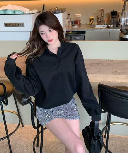 가을 겨울 새로운 2026 패션 세트 털이 있는 후드티 슬림해 보이는 스팽글 반신 스커트 두 조각 여성 세트