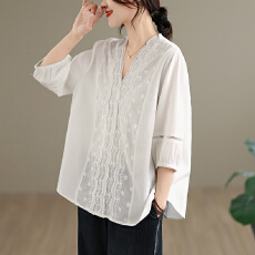 批发实拍法式镂空花边<b class='q'>V领</b>衬衫女2026夏季新款优雅别致宽松显瘦上衣