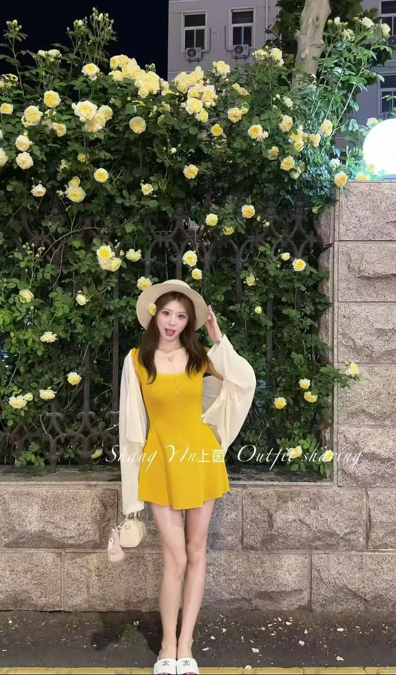 황색 점프 슈트 치마 여름 아름다운 작은 세트 여성 2026 새로운 섹시함 슬립 드레스 작은 키 타이트 스커트 미니 스커트