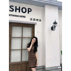 批发2026小香风提花针织<b class='q'>连衣裙</b>女夏韩版修身收腰显瘦包臀中长裙子
