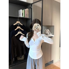 批发实拍~大码慕斯羊绒秋装U领长袖T恤纽扣设计感修身打底衫上衣女