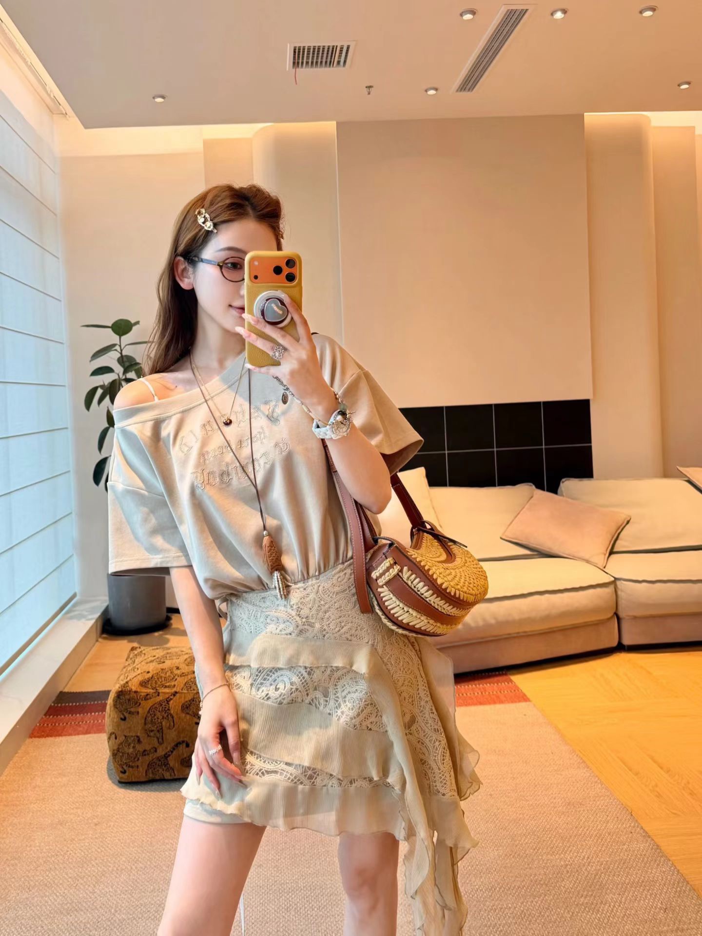 감사합니다. 메밀 메밀 보여주기 언어 阑珊 비스듬한 칼라 알파벳 자수 패치워크 레이스 프릴 방귀 커튼 허리 수축 슬림해 보이는 드레스