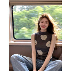 批发韩系chic复古<b class='q'>波点</b>半高领针织背心女2026夏季休闲舒适简约百搭上衣