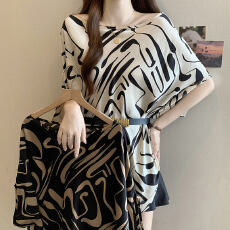 批发高级感轻奢条纹印花短袖衬衫女夏季大码胖mm收腰不规则<b class='q'>蝙蝠衫</b>上衣