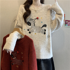 批发红色小马钉珠刺绣正肩<b class='q'>毛衣</b>女2025秋冬大码胖mm马海毛减龄针织上衣