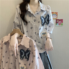 批发复古设计感蝴蝶印花<b class='q'>短袖</b><b class='q'>衬衫</b><b class='q'>女</b>夏季胖mm宽松遮肚抽绳收腰别致上衣
