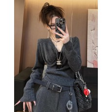 批发韩系灰色交叉V领长袖<b class='q'>针织衫</b>女秋冬高级感毛衣内搭打底<b class='q'>不规则</b>上衣