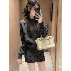 批发法式小香风灰色针织套装女2025新款秋冬穿搭波点上衣半身裙两件套