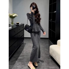 批发冬季贵气清冷感御姐穿搭高级感盐系轻熟小众不撞款灰色针织套装裙