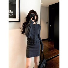 批发2026超火冬装一整套装裙女新款灰色简约大方针织上衣半身裙两件套