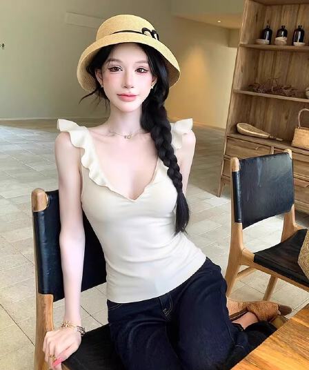 프랑스식 달콤한 스타일 프릴 V넥 조끼 여성 2026 봄 순수한 욕망 부서 몸매 가꾸기 슬림해 보이는 이슬 쇄골 화이트 맨위