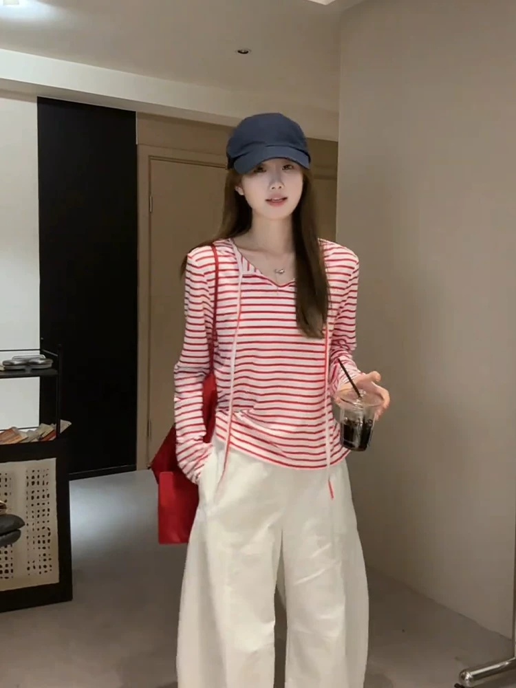 빨간색 스트라이프 레이스업 V넥 긴팔 티셔츠 여성 봄 가을 외국 가스 연령 감소 외부 가져 가라. 자외선 차단 블라우스 고유 한 아름다운 맨위