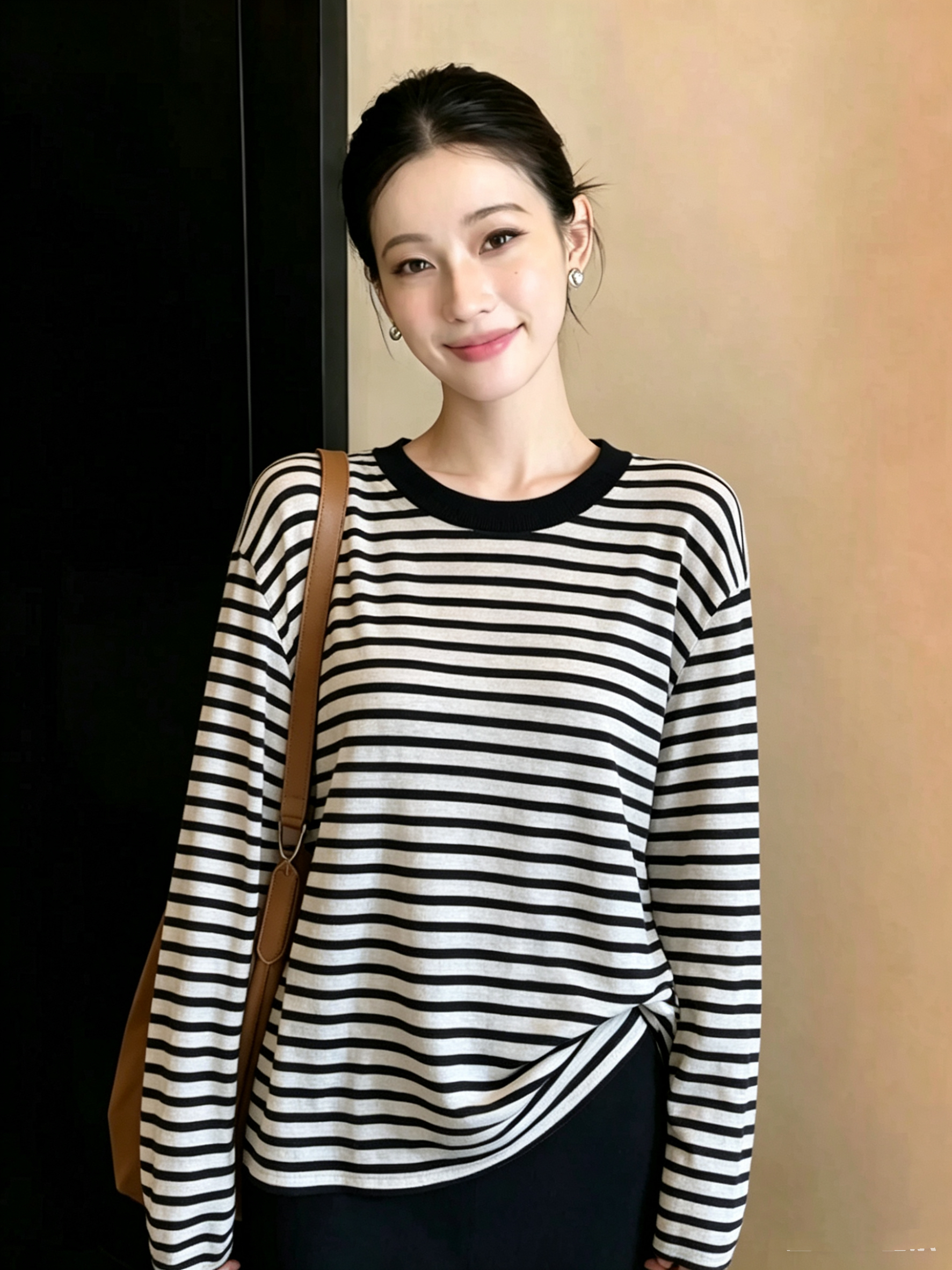 흑백 줄무늬 라운드 넥 자외선 차단 긴팔 티셔츠 여성 여름 얇은 스타일 디자인 센스 작은 대중 얼음 실크 블라우스 외부 잡아라. 의류
