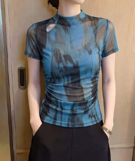 블랙 블루 헤일로 염색 작은 심장 기계 홀로우 아웃 반팔 티셔츠 여성 여름 디자인 센스 몸매 가꾸기 불규칙 쇼트 스타일 꼬집기 허리 위로 의류