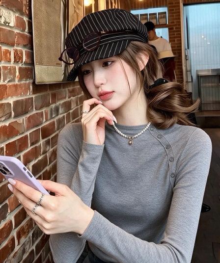 프랑스식 레트로 반하이넥 슈퍼 잘 생긴 긴팔 티셔츠 여성 가을 2026 새로운 디자인 센스 고유 한 아름다운 맨위
