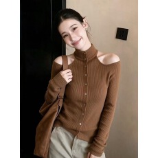 批发法式咖色长袖<b class='q'>高领</b>挖肩长袖针织衫女秋冬气质毛衣内搭打底露肩上衣