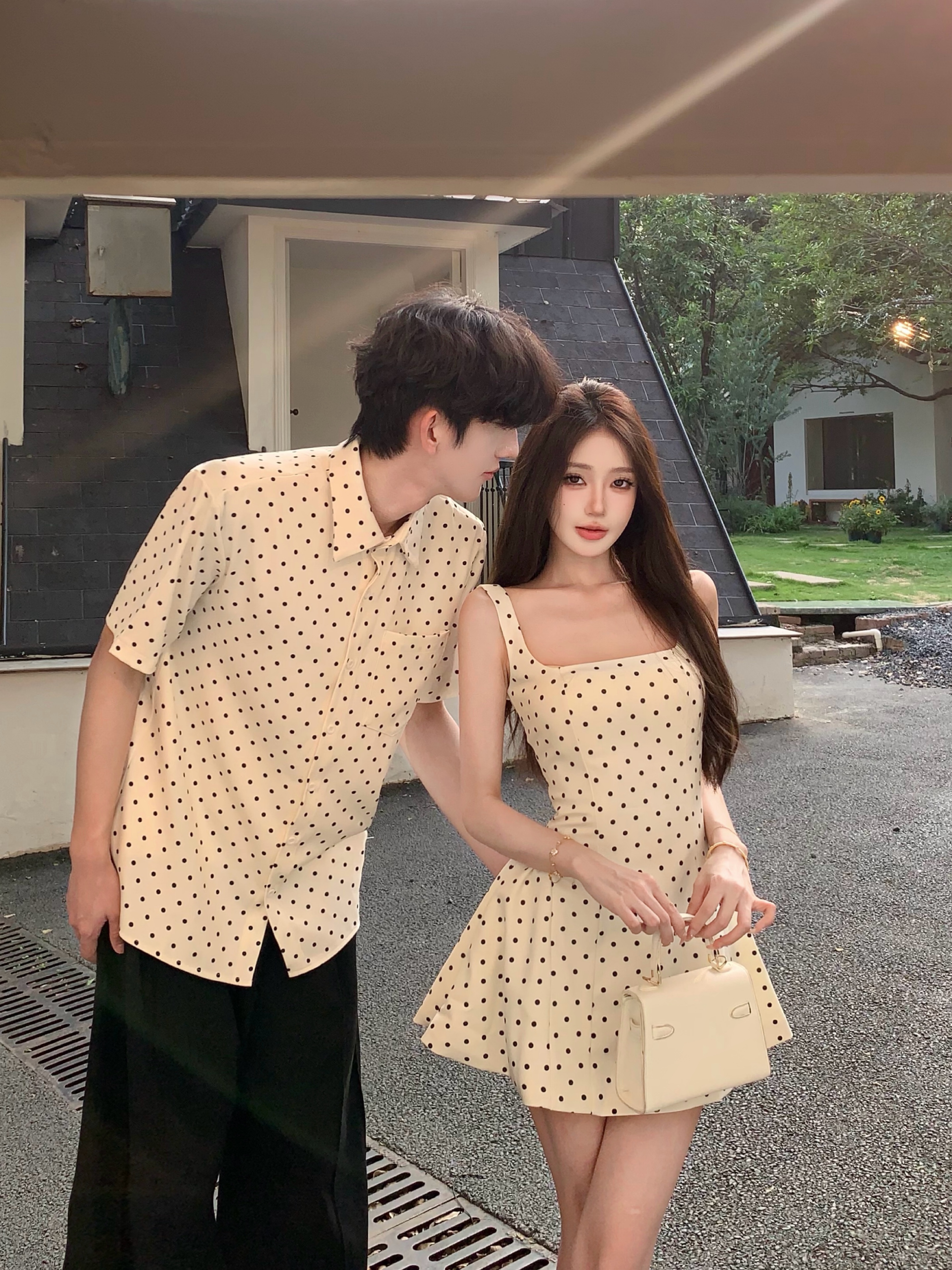 실사 디자인 센스 작은 키 화이트 도트 무늬 드레스 고급 센스 퍼프 미니 스커트 커플룩