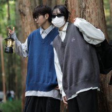 批发春秋季套头背心男女同款毛衣V领马甲外套韩版高级感显瘦针织衫控