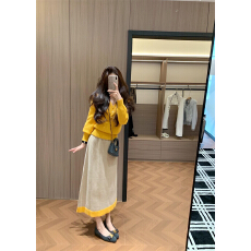 批发法式温柔风黄色长袖连衣裙子女秋冬2025年新款巨好看穿搭一整套装
