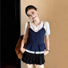 批发假两件藏蓝色波点正肩短袖<b class='q'>衬衫</b>女2026春夏新款胖mm娃娃衫蓬蓬上衣