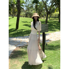 批发已到货 夏季竖坑条设计温柔披肩斗篷<b class='q'>针织</b>衫压褶蛋糕半身裙一套