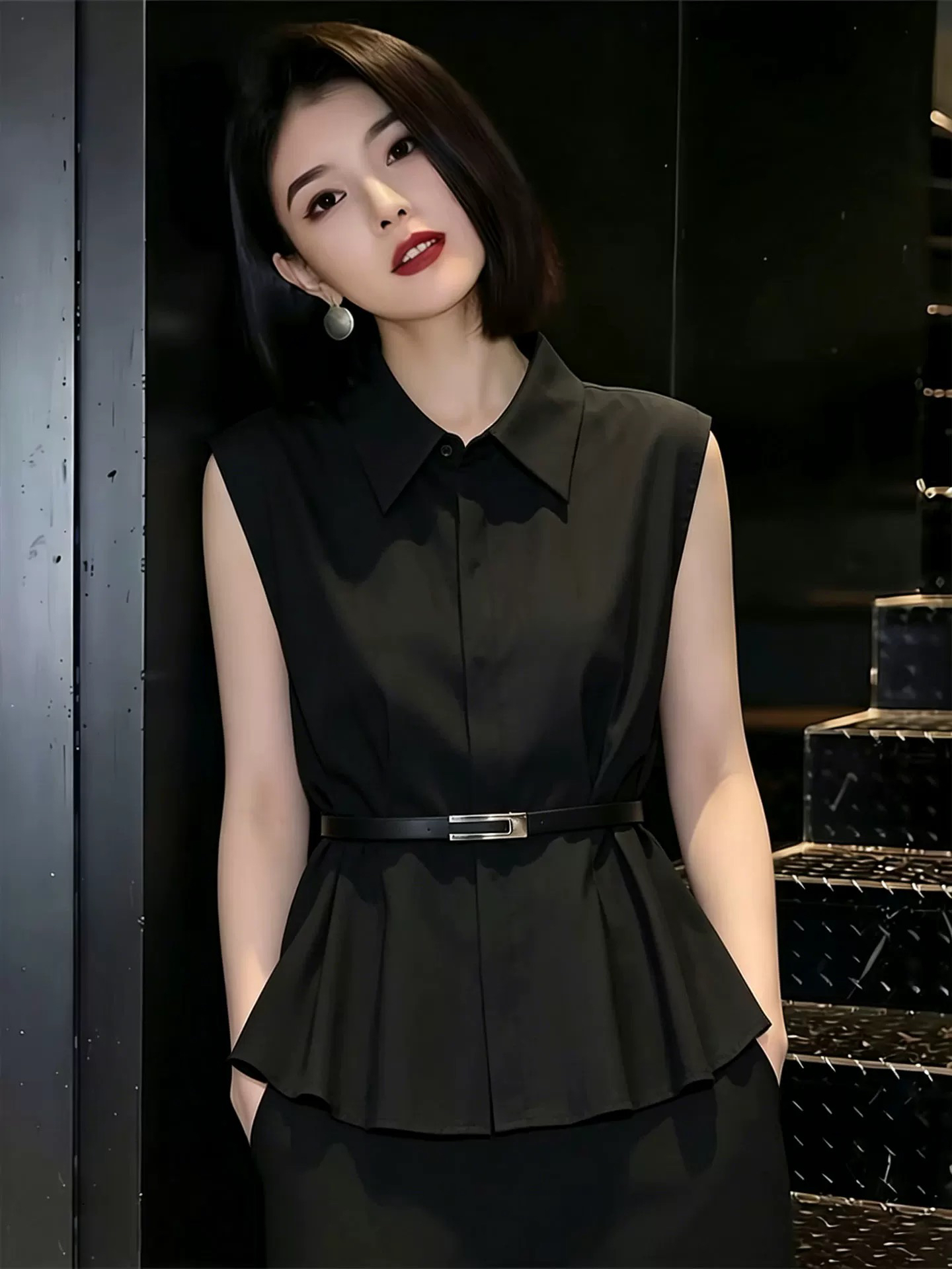 빛 요리 한 우아함 바람 검정색 민소매 폴로 칼라 허리 수축 레이스업 맨위 여성 2026 여름 새로운 품격 슬림해 보이는 인사이드 가져 가라.