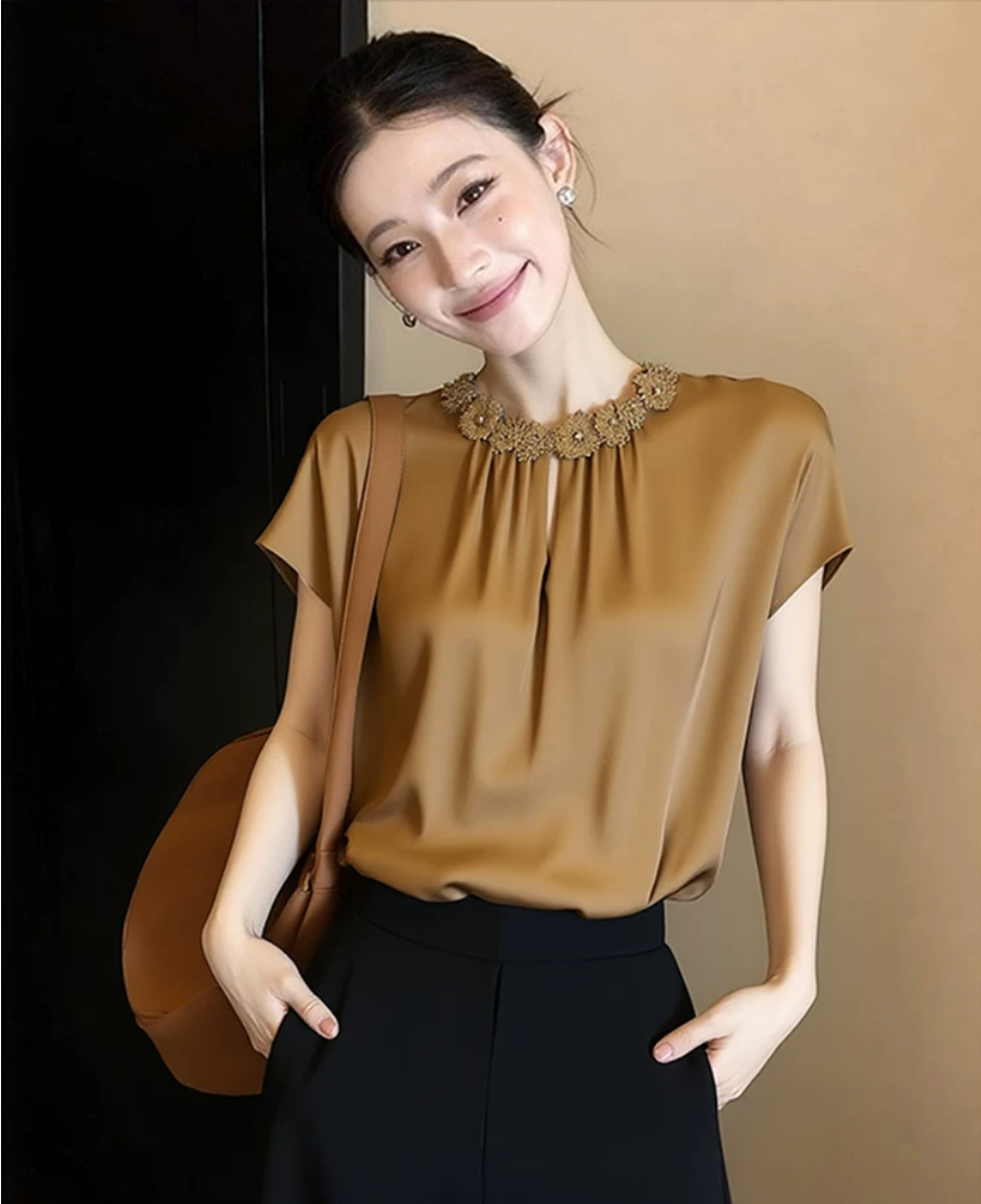 고유 한 아름다운 다용도 새틴 안감 시더 여성 여름 2026 년 새로운 고급 절묘한 셔츠 외국 가스 연령 감소 반팔