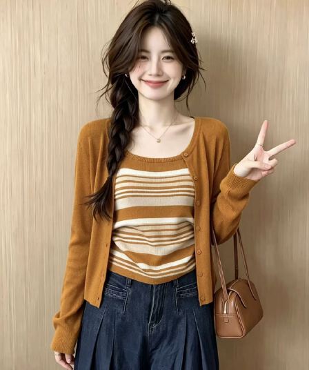 이른 가을 새로운 느슨함 센스 니트 긴 소매 오픈 가디건 여성 디자인 센스 스택 착용 배색 스트라이프 조끼 맨위 투피스 세트