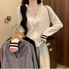 批发实拍实价 秋冬新款<b class='q'>学院风</b>撞色条纹立领小众减龄百搭针织开衫上衣