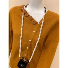 批发实拍实价冬季法式气质钉珠花朵不规则设计感小众修身显瘦百搭上衣