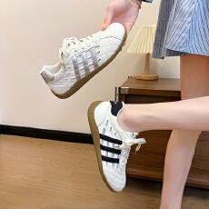 批发实价不减 2026新款流行百搭爆款软底德训鞋复古<b class='q'>休闲</b>时尚阿甘<b class='q'>女鞋</b>