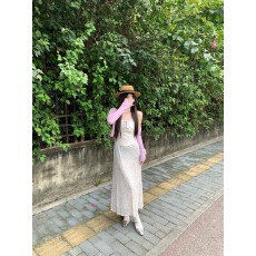 批发实拍实价 韩系气质碎花网纱微透吊带连衣裙长裙+纯色简约气质开衫
