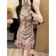 批发实拍实价 夏季新款韩版气质度假甜美显瘦短款时尚碎花吊带连衣裙