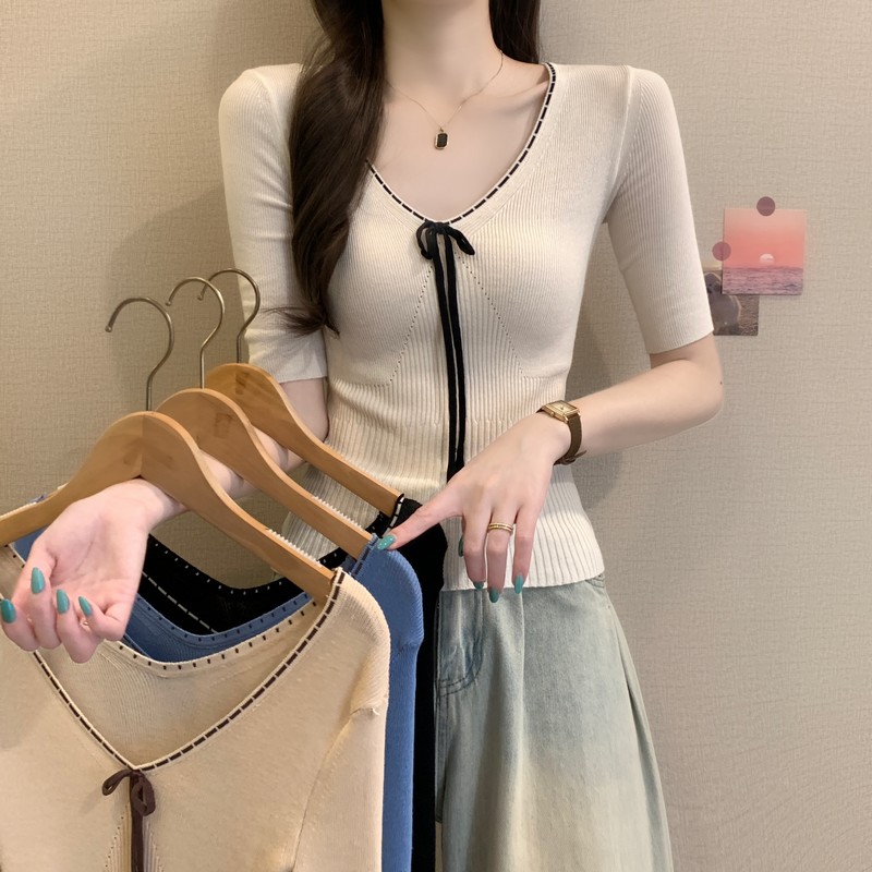 BY31421# 早秋新款V领...