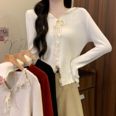 批发实拍实价秋冬新款韩系温柔<b class='q'>甜美</b>蕾丝花边拼接设计感开叉木耳边针织