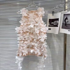 批发2026春季新<b class='q'>款</b><b class='q'>走</b><b class='q'>秀</b><b class='q'>款</b>小众个性立体雪纺花设计网纱背心上衣