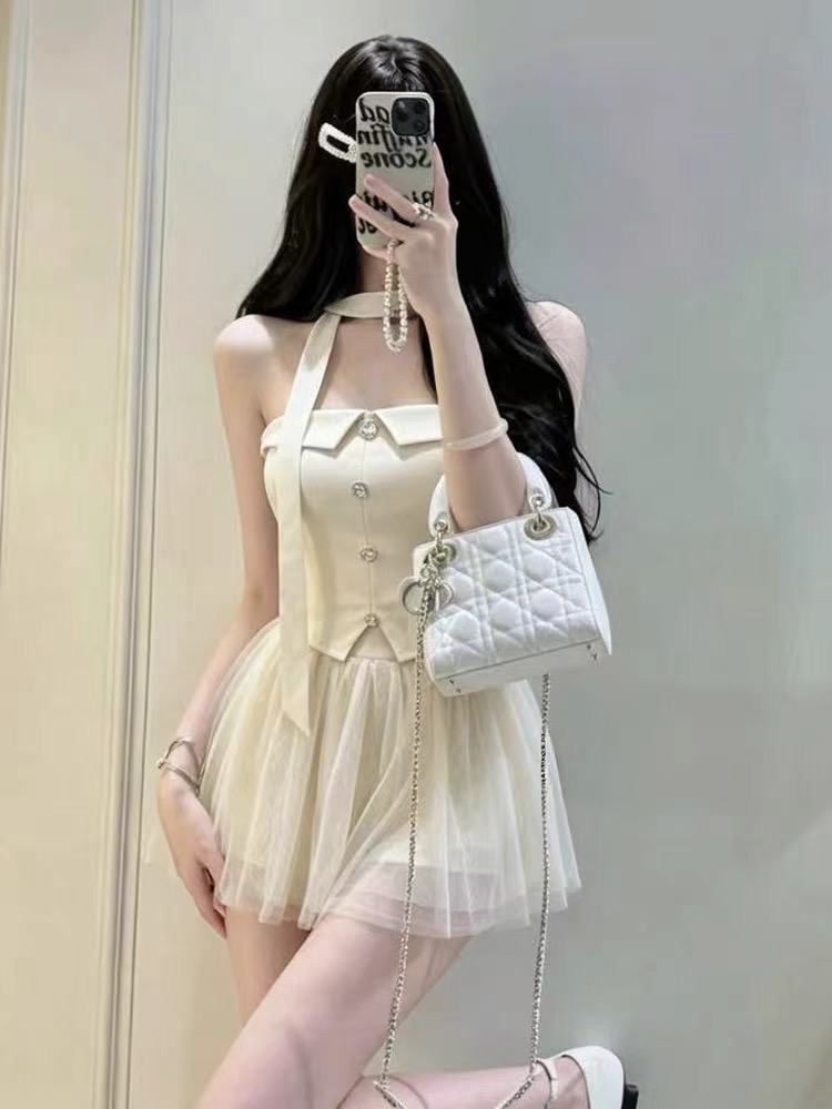 달콤한 매운맛 부드러운 바람 오프숄더 훈련 버클 몸매 가꾸기 쇼트 스타일 뒤집다 측면 튜브탑 맨위 망사 레이스 퍼프 스커트 투피스 세트