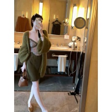 批发纯欲穿搭套装女早秋季韩系御姐绝美绿色针织开衫毛衣<b class='q'>吊带</b>半身裙子