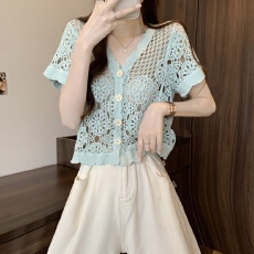批发实拍实价 新版韩风设计感钩花镂空短袖<b class='q'>针织</b><b class='q'>开衫</b>