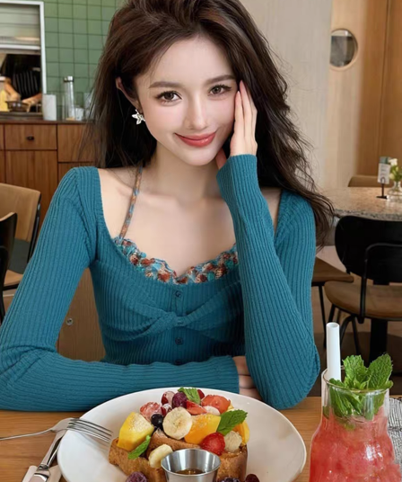 2026 가을 새로운 긴팔 배색 페이크 레이어드 비틀림 행침 목 티셔츠 여성