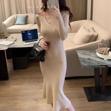 批发针织<b class='q'>连衣裙</b>春季时尚2025年新款法式收腰气质修身毛衣v领包臀裙子