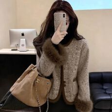 批发小香风百搭<b class='q'>外套</b>女装2025冬季独特超好看时髦洋气轻熟百搭短款<b class='q'>上衣</b>