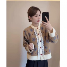 批发小众新款秋冬针织花朵法式开衫复古<b class='q'>蕾丝</b>拼接毛衣外套设计短款上衣