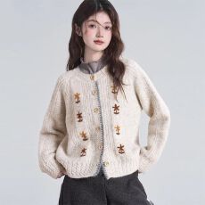 批发韩系圆领<b class='q'>花朵</b>刺绣毛衣外套女秋冬2025新款慵懒风软糯针织开衫<b class='q'>上衣</b>