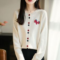 批发高档桑蚕丝<b class='q'>开衫</b>女2026新款纽扣立体小马针织衫外套女洋气春秋毛衣