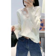 批发2026春秋轻奢甜美风<b class='q'>蕾丝拼接</b>设计感长袖针织衫新款气质减龄上衣女