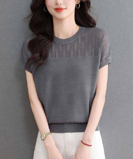 라운드 넥 얼음 실크 반팔 니트 스웨터 티셔츠 여성 여름 2026 새로운 중년 엄마 패션 슬림해 보이는 얇은 스타일 맨위