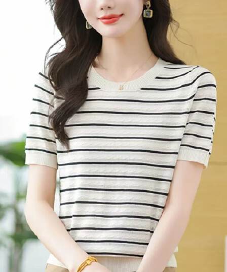 여름 새로운 얼음 실크 티셔츠 반팔 얇은 스타일 맨위 루즈핏 패션 라운드 넥 스트라이프 슬림해 보이는 다용도 니트 스웨터 여성